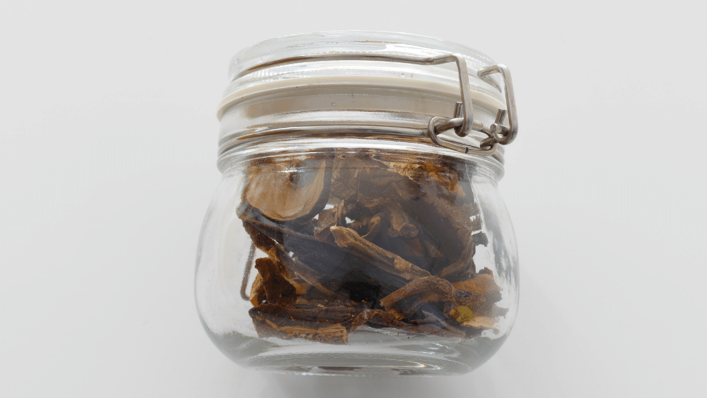 storing shrooms in glass jar